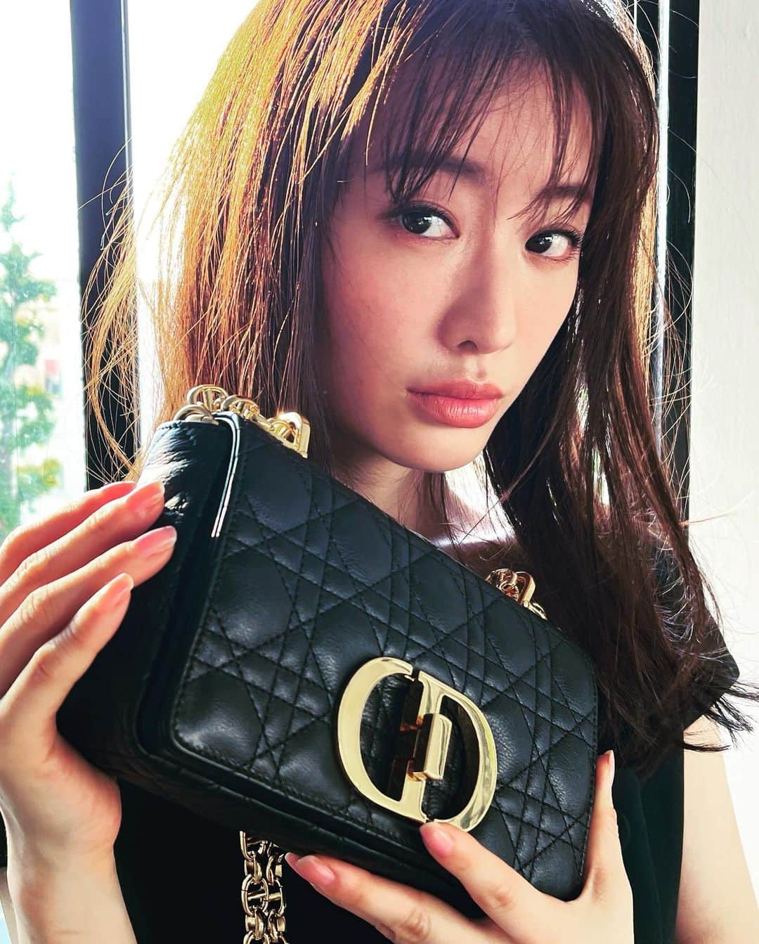 松本まりかさんのインスタグラム写真 - (松本まりかInstagram)「#LouisVuitton  #Dior  #美人百花8月号　#大人百花 #オフショット   #GUCCI #PRADA #FENDI #SaintLaurent #BOTTEGAVENETA #LOEWE #VALENTINO」7月15日 20時22分 - marika_matsumoto