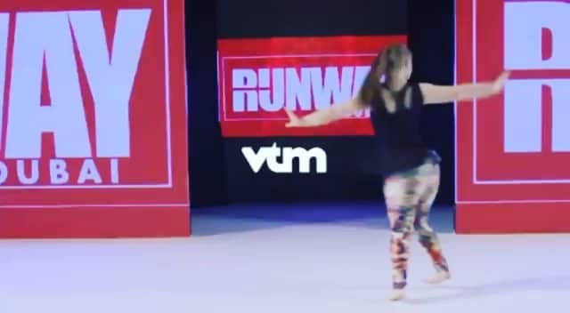 マデリン・スチュアートのインスタグラム：「Thank you Belgium TV @vtmnieuws for sharing a glimpse of my documentary by @breelfilms #model #documentary #film #breakingthemould #inclusion #diversity #weareone」