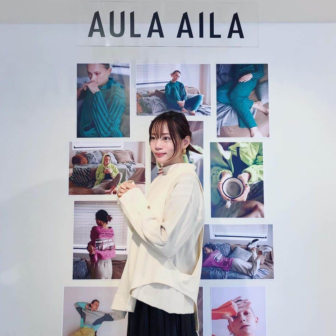 古田ちさこさんのインスタグラム写真 - (古田ちさこInstagram)「@aula.aulaaila_official ⚛️ 2021-2022の秋冬展示会にお邪魔しました✴︎  プレスのまなちゃん @aula.aulaaila_press は 昔からの友達なので私に似合うものビシっと選んでくれる♡  ゆか&ありちゃんと予定がちょうど合って再会できたのも嬉しいです♬  3枚目はみんなで新作着て撮ったよ★  アシメとかレイヤードとか異素材とかアウラアイラにしかない服が今回のコレクションにもいっぱいあって楽しみです❤︎  #aulaaila#aula#アウラアイラ#アウラ#aulaaila展示会#fw22#fw21#21fw#22fw#aw21#秋冬ファッション#ファッション#fashionstyle#時裝#コーデ#大人カジュアル  #大人女子#大人かわいいコーデ#大人カジュアルコーデ」7月15日 21時10分 - chisakofuruta