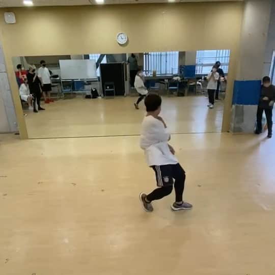 菊地浩輔のインスタグラム：「痩せたおかげで身軽だ✨  が、体力が追いついてないから沢山は回れない悲しみ🥺  #ダンス #dance #ブレイキン」