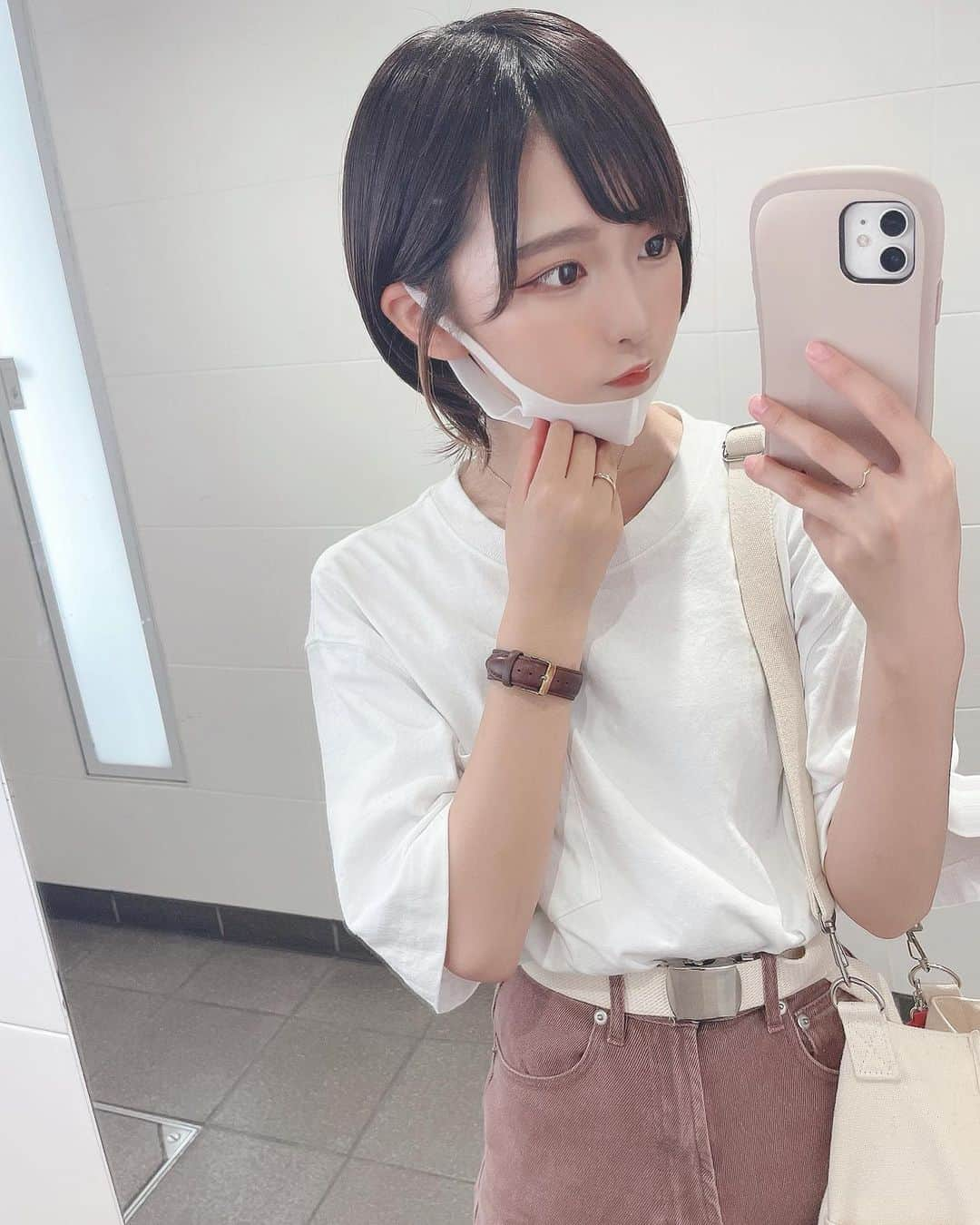 香月杏珠さんのインスタグラム写真 - (香月杏珠Instagram)「今日の私です🪞‪ 𓈒𓏸  たまには服きてるお写真📸笑   #私が服きてる写真上げると  #いつも誰か1人は #絶対に  #あ珍しく服きてるって  #コメント入れてくるの #笑うから  #やめて #笑  #普段はばちこり服きてるよ  #流石にね笑」7月15日 22時31分 - anjyu_neko