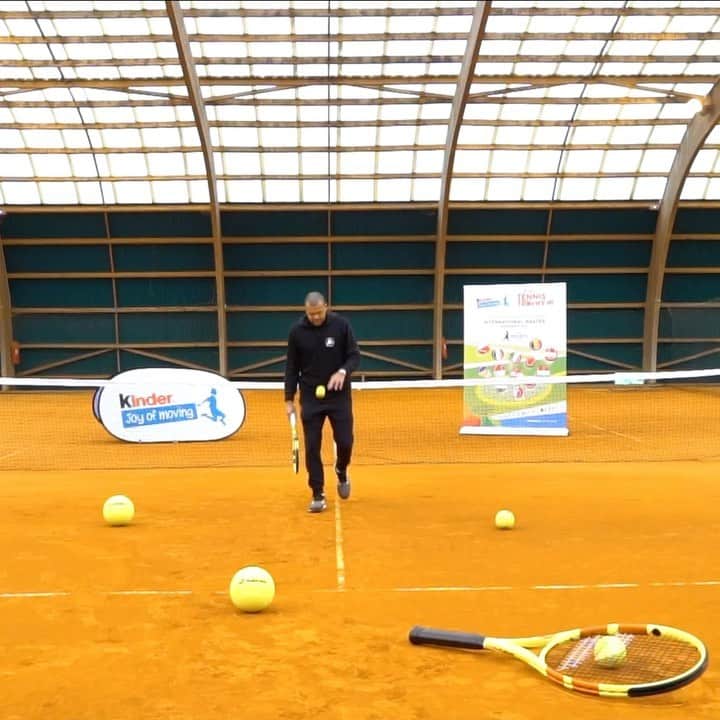 ジョー＝ウィルフリード・ツォンガのインスタグラム：「The Kinder Joy of Moving Tennis Trophy is back ! More than 150 tournaments in 13 countries, including one at the moment in @allingrasse ! 🙏🏽 Are you ready ? 🎾🏆  @kinderjoyofmoving   #TsongaTeam #TennisTrophy #MoreThanATrophy #kinderjoyofmoving #joyofmoving #letjoywin #TennisTrophy2021」