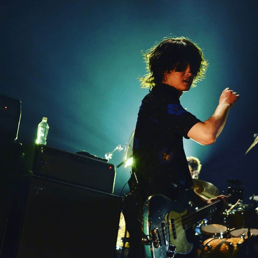 磯部寛之のインスタグラム：「Yokohama day 1. Such a great night, thank you all. Can’t wait for tomorrow. Hiro 横浜初日。素敵な夜でした、皆ありがとう。明日が待ちきれない。ひろ #alexandros #tour #aleatorictomatotour2021 #yokohama #横浜 #ktzeppyokohama」