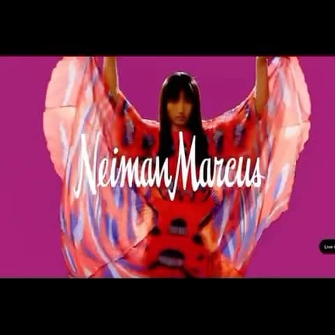 のインスタグラム：「New work for @neimanmarcus 🦋 📹by @bellsoto」