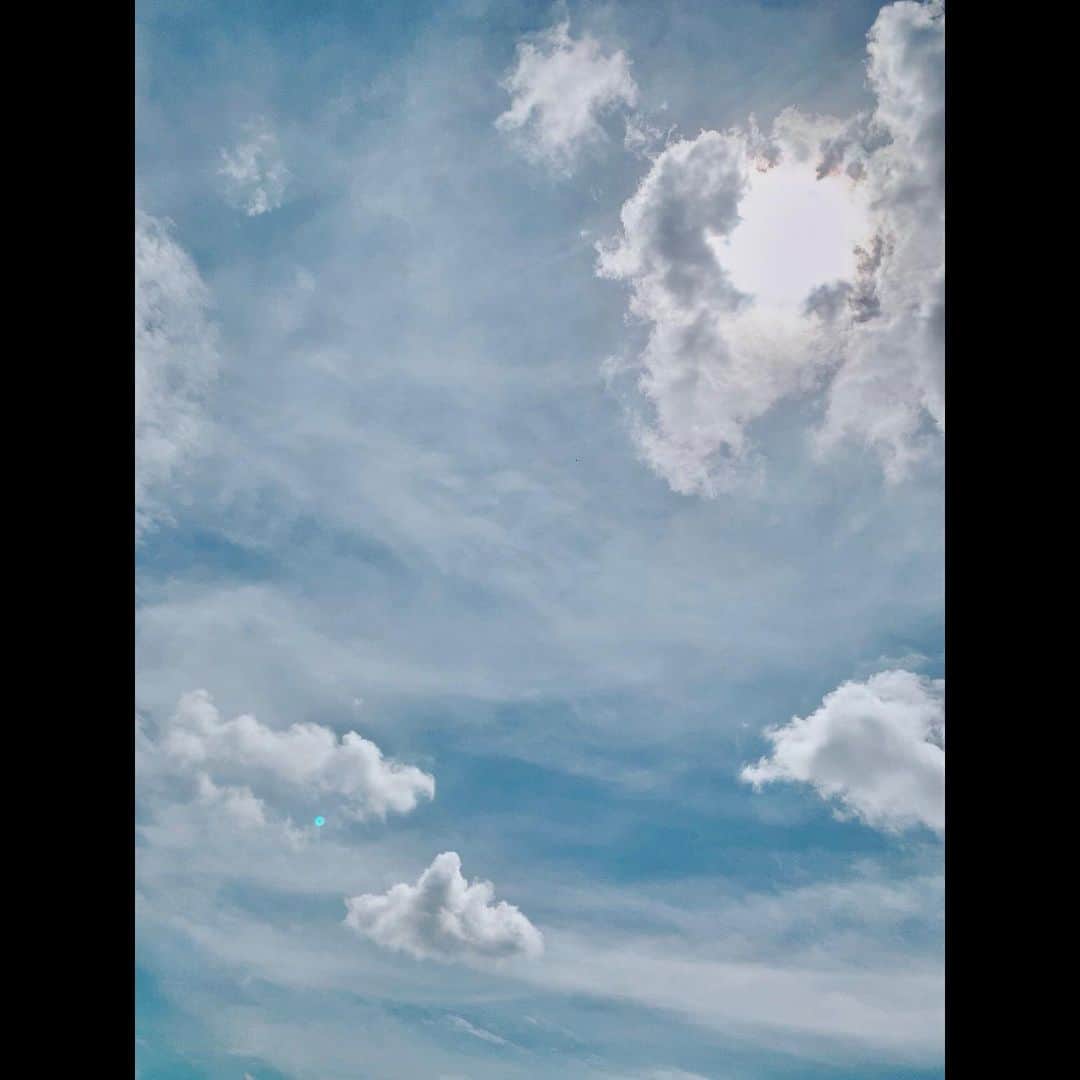 木村拓哉さんのインスタグラム写真 - (木村拓哉Instagram)「「もう完全に夏空ですね！ 気温も30度。 皆さん、体調を崩さないように気を付けて下さいね！」   STAYSAFE!   拓哉 #木村拓哉#TakuyaKimura」7月16日 12時21分 - takuya.kimura_tak