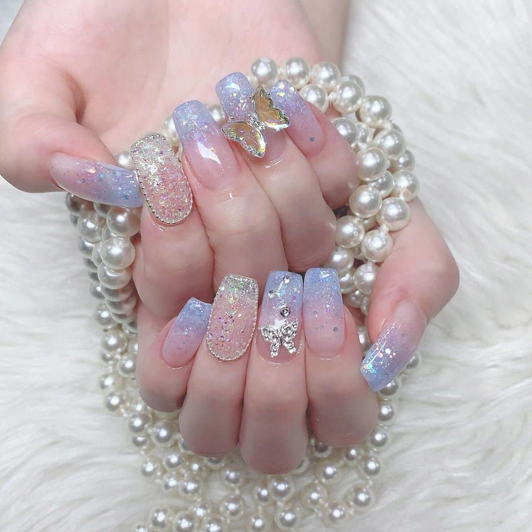 のインスタグラム：「New nail 💙  夏っぽくブルーにして貰った🐠」