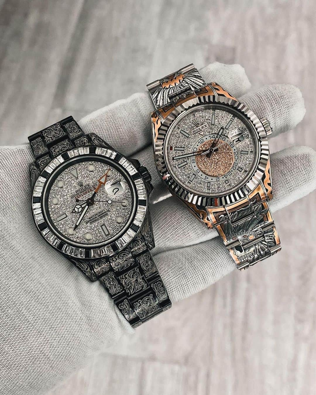 Style Fashion Luxuryのインスタグラム：「Left or right? Both available at @elevateconcept  Unique pieces by @watchcraftcollection」