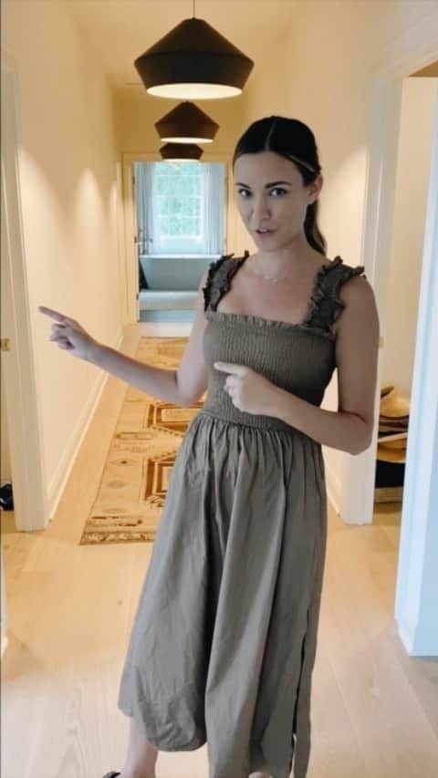 オデット・アナブルのインスタグラム：「I’m so excited to share my closet tour with you! I’ve loved working with @modularclosets and @christinagiaquinto to create our dream space. Being organized really makes all the difference! Righhht @dave_annable 😉  To celebrate, the team at @modularclosets wants to do a big GIVEAWAY!! 🎉 We will be choosing one lucky winner to receive a closet worth up to $5,000.   It’s simple to enter. Here’s how:   • Follow me  • Follow @modularclosets  • Comment below why you’re excited about a new closet  • Tag 2 friends!   * You must live in the U.S   We will pick a winner on July 22nd.   You can also receive 15% off your closet using this link:  https://modularclosets.info/ODETTE」