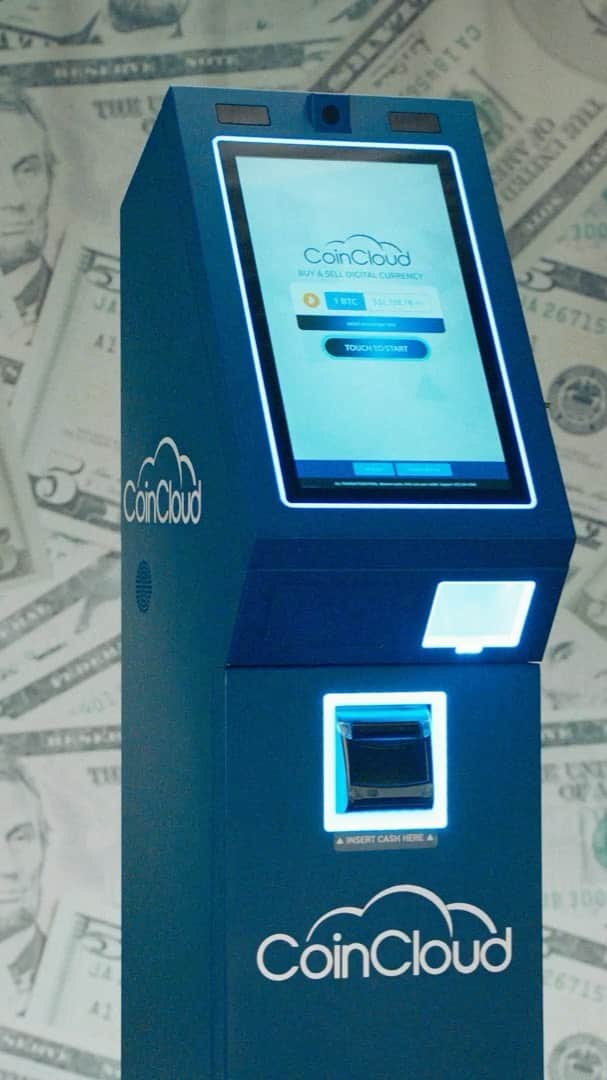 シャネル・イマンのインスタグラム：「Big things coming from @CoinCloudDCM !! The digital rebellion is here. Old money is out. New money is in. I’m with digital currency, are you? #ad」