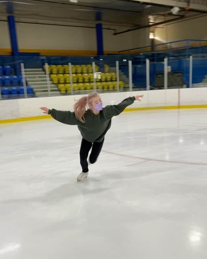 Megan Yimのインスタグラム：「Short program for Rachel! ***Off timing at the end 😆」