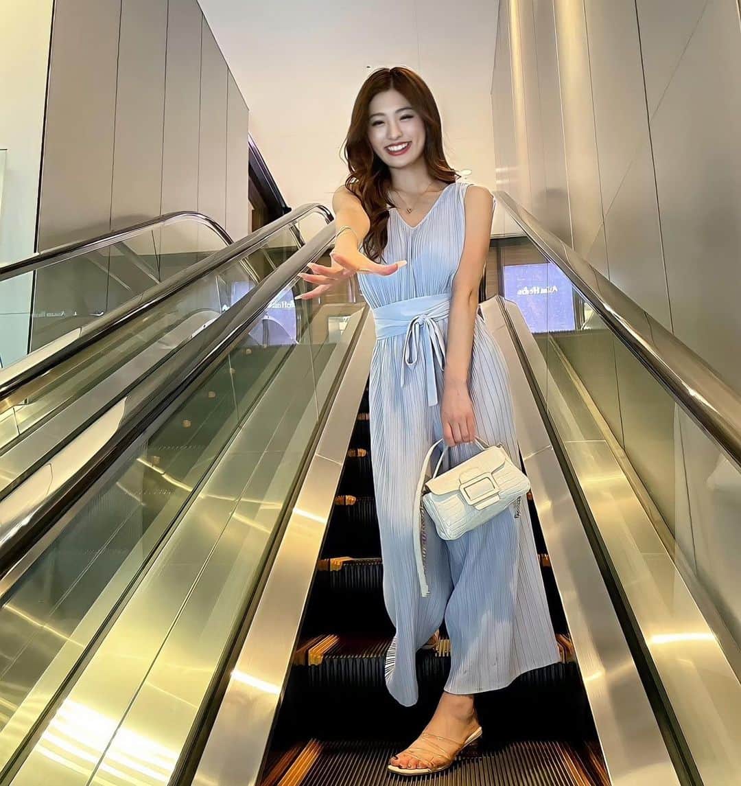 MIYABIのインスタグラム：「おはよう御座います🌞  きゃーんまってぇ🥺  っという感じです😌🤣  今日も一緒に頑張りましょうねっ💕 行ってきます😘  #cyberjapan #サイバージャパンダンサーズ #サイバージャパン #cjd_miyabi #ミヤビーム  #ミヤビコーデ」