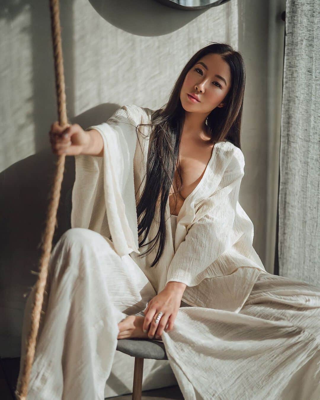 GODDESS OF LOVEのインスタグラム：「A beautiful mind is everything. Eliminate the garbage and feed it vibrancy. 🌈🌻🫐🍆🍑🍓🍒🍋」