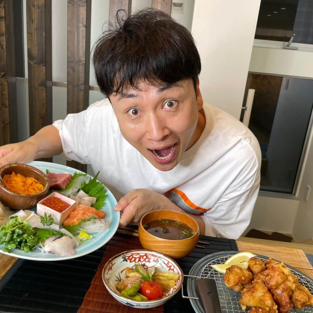 児嶋一哉のインスタグラム：「沢山の誕生日おめでとうメッセージありがとうございました！ 来年の50歳に向けて頑張ります！　マイペースで。」