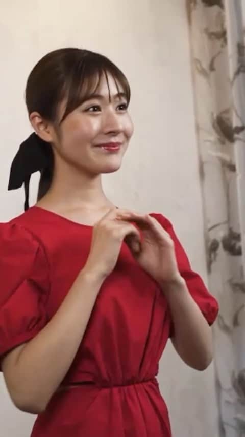 加藤美南のインスタグラム：「インタビュー動画公開されました。今だからこそ勇気を踏み出しひとつになって行動していくことを臆することなく日々過ごせるよう力強い言葉で話させて貰いました。  大人になるにつれて、夢や目標から目をつぶってしまったりすることは大人になった証でもあるけどいつまでも夢や目標には一生懸命になりたいものです。自分はこんな程度〜という限界を決めず、これもあれも出来るかもしれない！やってみようという一歩踏み出すことは1人では難しいけど、誰かの言葉や行動でその1歩を踏み出してみるということは出来るかもしれません。  今だからこそ挑戦する勇気や新たな一歩踏み出すことは絶対に誰かの心に響きそして力になれると信じて今後もアンバサダーとしてこのUFAが素晴らしいものになりますよう活動させて頂きたいと思います。」