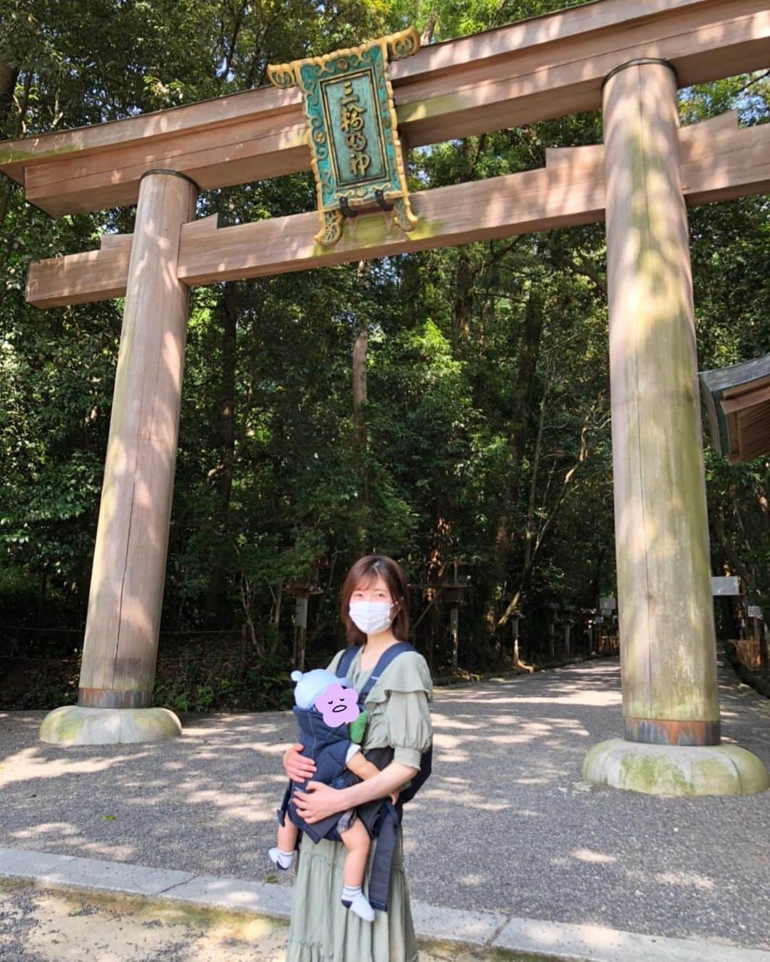 のインスタグラム：「. 三輪明神大神神社に 行ってきました⛩✨ 三重に住んでいる時は 初詣は毎年三輪明神に お参りしていたので 久しぶりに参拝できて なんだか嬉しかったな☺️ そして帰りにかき氷食べれて さらに幸せ〜🍧💕」