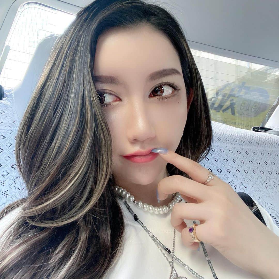 MASAMIのインスタグラム：「キョロキョロ タクシーってやることないよね🙁」