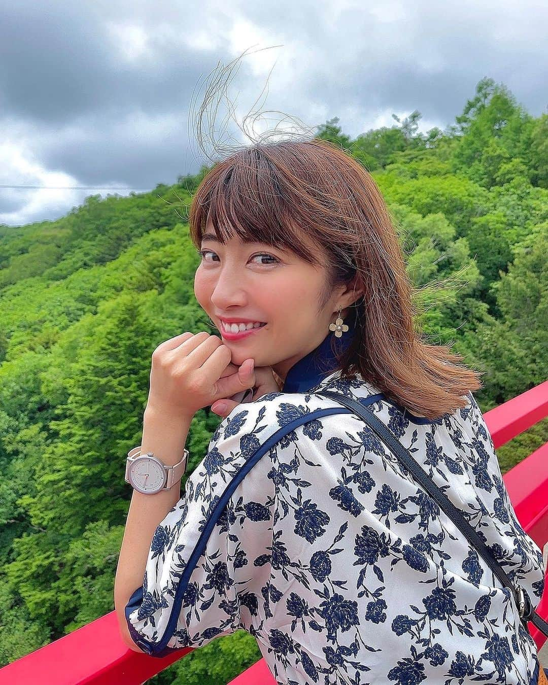 古川真奈美さんのインスタグラム写真 - (古川真奈美Instagram)「. . 関東は梅雨明けなんだって😊❤️ 嬉しいなぁ〜♡ ⁡ 急に猛暑になるみたいだから皆さん熱中症には気をつけてね😵‍💫☀️ ⁡  腕時計はいつも愛用してる  @mavenjapan ⌚️ ⁡ クーポンコード 【mana0fv110】 こちら使用で10%OFFになるのでご自由に使ってください🙆🏻‍♀️ ⁡ ⁡ ⁡  #マベン #マベンウォッチズ #時計 #腕時計 #mavenwatches #instalike #instamood  #ootd #东京 #扎心了 #ow #맞팔 #instapic  #팔로우미 #instaphoto #instagravure #girl #follow #followme #グラビア #japanesegirl #selfies  #インスタグラビア  #gravure」7月16日 17時11分 - mana_0619