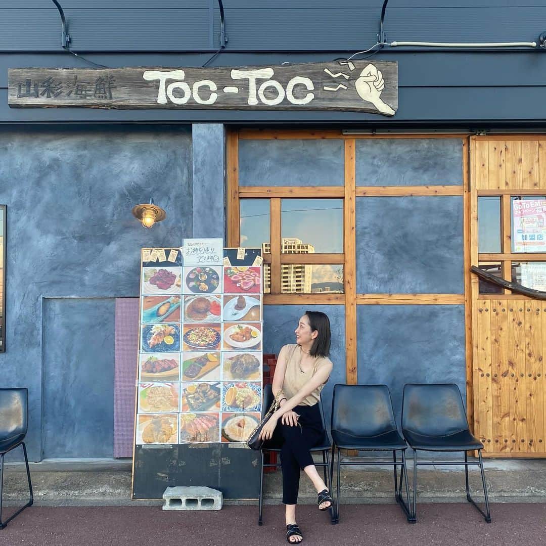 中上真亜子さんのインスタグラム写真 - (中上真亜子Instagram)「お馴染みのトクトクで久しぶりの生ビールをば🍺そしてその後は安定のハイボール🍋  カウンターもテーブルも小さめの個室も大きい個室もあるよ、なに頼んでも美味しい😋🦐来たらすぐ食べたくて食べかけしかなかったよ、それはほんとごめんなさい #トクトク #この目の前は海 #なんで海撮らなかったんだろう #後悔 #航海 #ひゅーう」7月16日 17時58分 - maako_nakagami
