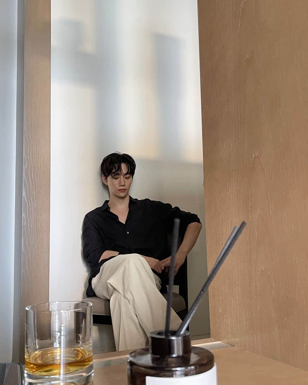 ジュノ のインスタグラム：「@esquire.korea」