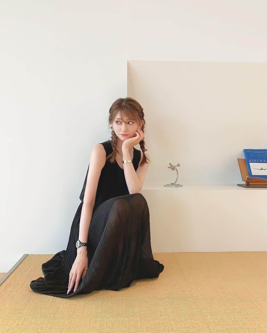 加賀美早紀のインスタグラム：「幸❤️ 髪色すてきんぐ ⁡ #fashion #ootd #ワンピース」