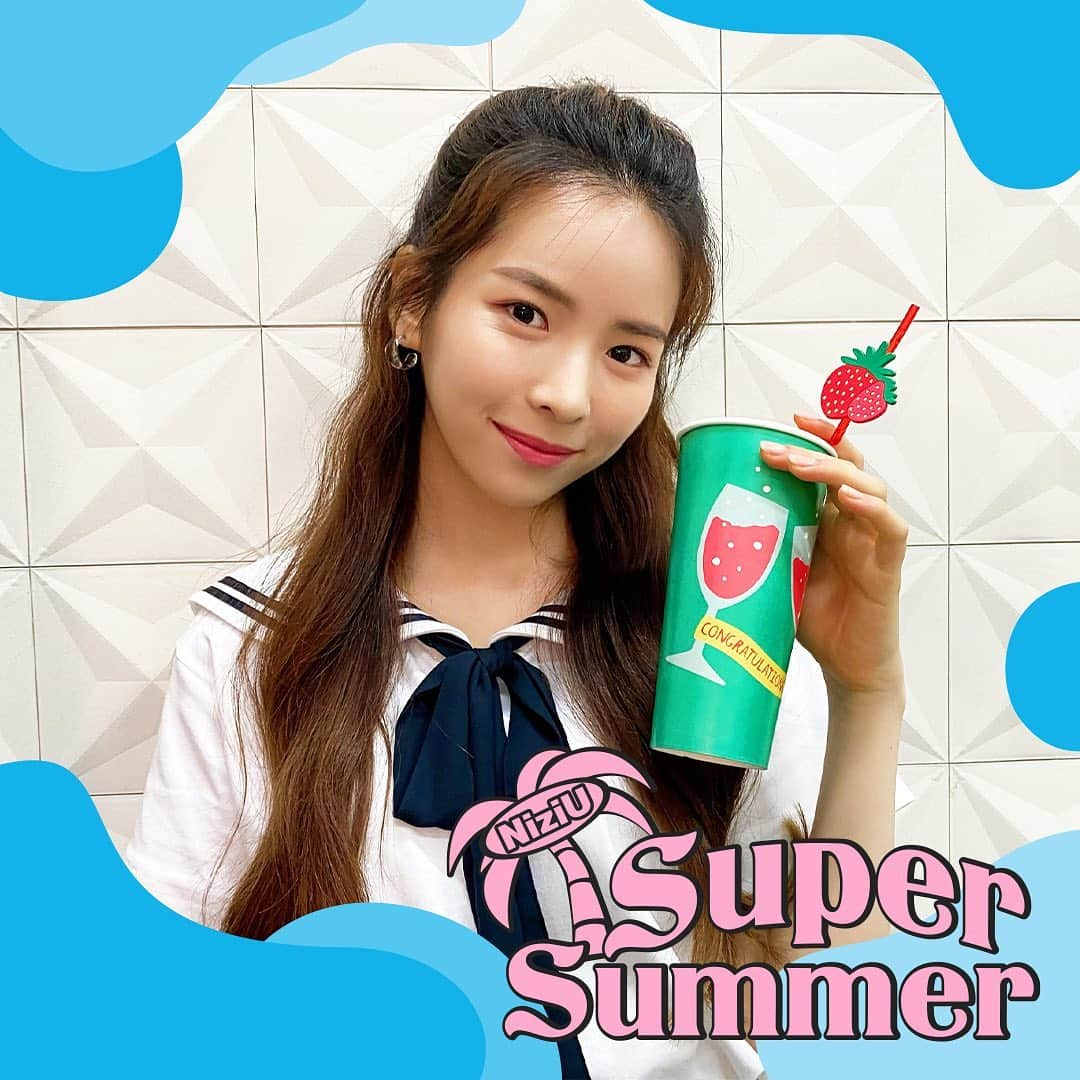 Niziさんのインスタグラム写真 - (NiziInstagram)「NiziU「Super Summer」out now  🐬MAYA🐬  #NiziU_Scout が終わって寂しい…というそこのWithU‼ 20時より「NiziU Scout Behind The Scenes #2」が配信されますので、ぜひ見てみてくださいね👀✨  #NiziU #Super_Summer #MAYA」7月16日 19時33分 - niziu_info_official