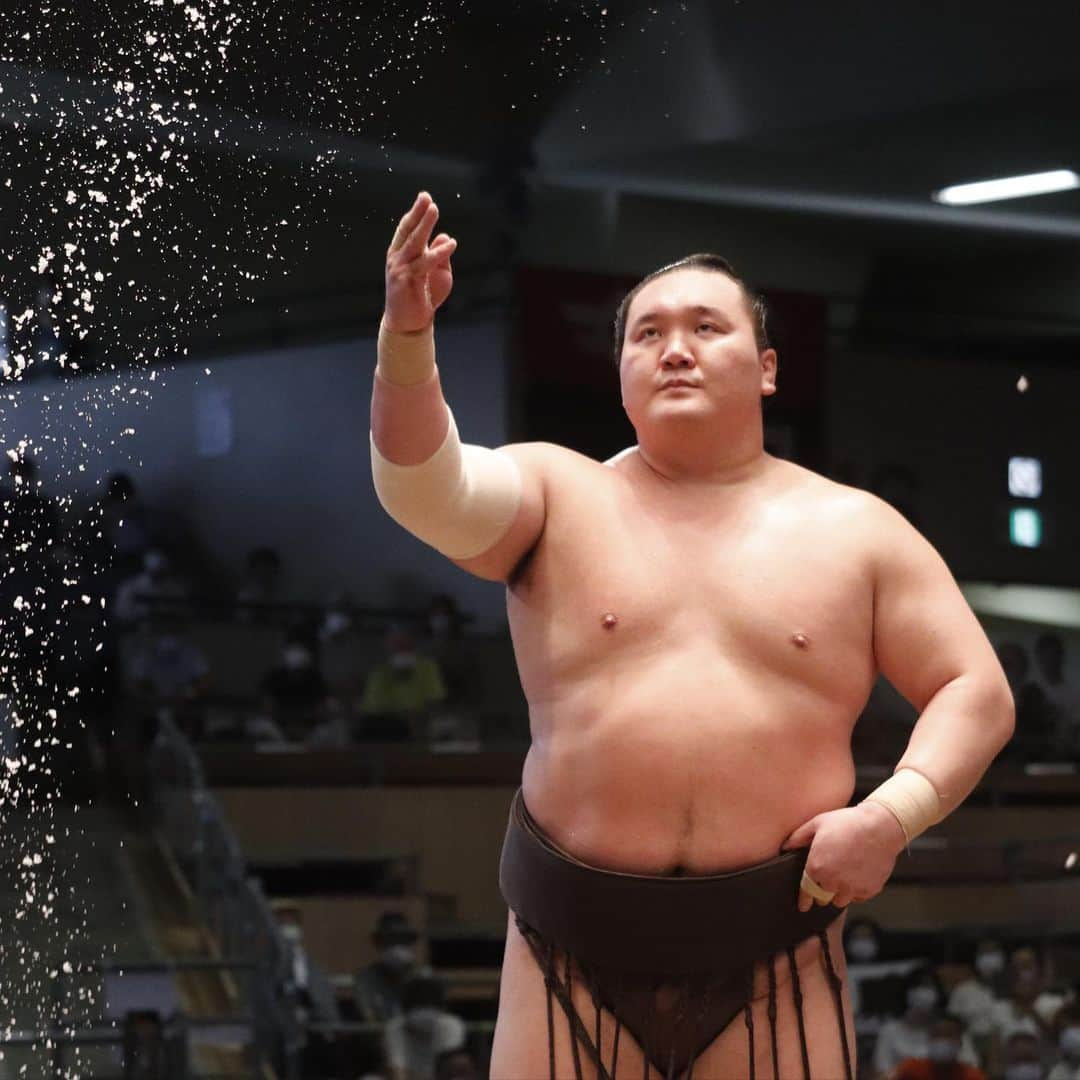 日本相撲協会さんのインスタグラム写真 - (日本相撲協会Instagram)「名古屋場所十三日目  優勝争いは全勝 白鵬、照ノ富士の2人にしぼられました！  両力士の他に、十両力士も紹介します！  @sumokyokai  #大相撲 #sumo #相撲 #力士 #お相撲さん #japanphoto #sumowrestlers #japanculture  #7月場所 #七月場所 #名古屋場所 #名古屋 #ドルフィンズアリーナ　#照ノ富士　#白鵬　#豊昇龍　#千代丸　#一山本　#豊山　#翠富士　#水戸龍　#魁勝　#炎鵬」7月16日 19時43分 - sumokyokai