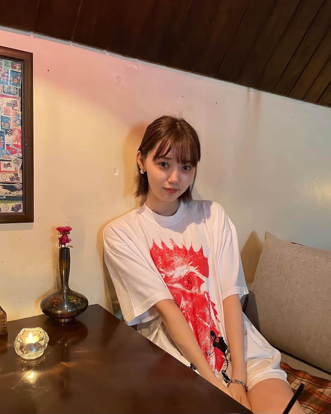 江野沢愛美さんのインスタグラム写真 - (江野沢愛美Instagram)「ふぅちゃんと遊んだときの☺️ この日は新しくゲットしたファンデーションを使っていました🌿 とても好きな質感で使いやすかった🥰 実はこのファンデーションには針が入っていて 使うと小顔効果があるファンデーションなんです。 (といっても全く痛くは無いですよ!) しかも容器が特徴的な鉛筆削り型で使う分だけ出せるという 日本初上陸の衛生的な容器なのも好きでした。  このタイプのファンデーションが流行ってるのは知ってましたが 使うのは初めてだったので どんな感じなんだろう？と思ってたけど 艶々もカバー力もよくて小顔になるとは...! ハマりそうです🥺  #針ファンデーション #最新コスメ #ナインファンデ #鉛筆削りファンデ #pr」7月16日 20時08分 - enosawa_manami