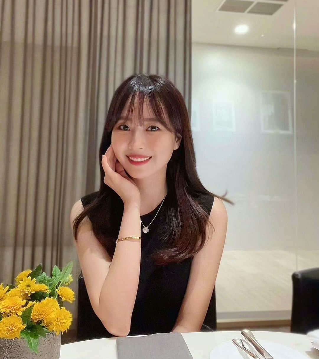ハンナミのインスタグラム：「あっという間に 29になりました 🌼  20代最後の1年、どんな年になるかな ☺️ DMにもメッセージくださり ありがとうございます♡  생일 축하해주신분들 너무 너무 감사해요 ♡」