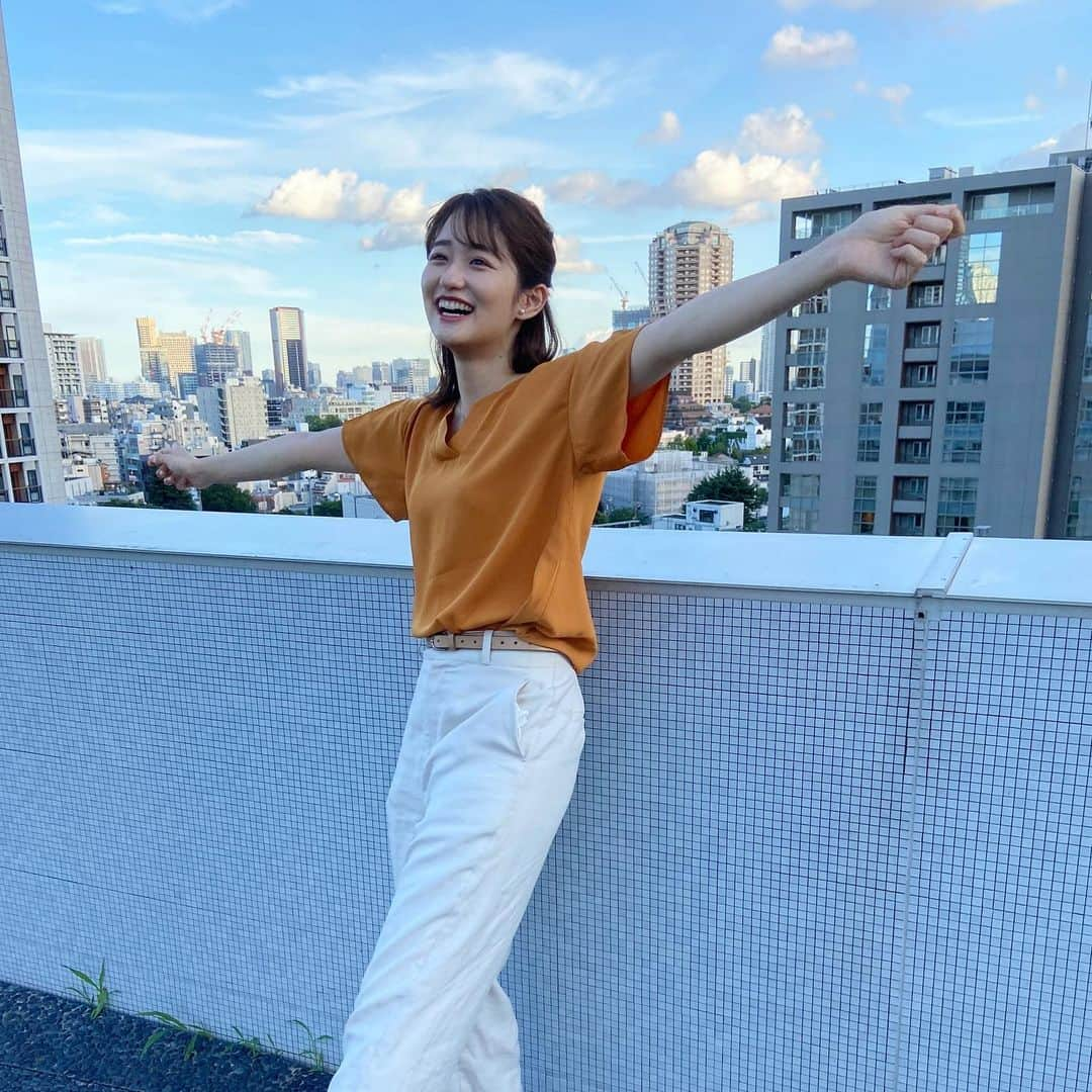 佐藤ちひろさんのインスタグラム写真 - (佐藤ちひろInstagram)「東京、梅雨明けしましたね！ 夏本番です🌻 平年より関東甲信では3日早い梅雨明けとなりました！  身体が暑さに慣れてない今の時期は熱中症になりやすいそうです。気を付けないとですね。  #テレビ朝日　#テレ朝　#屋上 #梅雨　#梅雨明け　#夏　#夏到来　#夏本番　#青空　#雲　#いい天気　#日差し　#東京　#関東　#夏が来る　#🌻　 #熱中症　#熱中症予防」7月16日 20時50分 - chihiro.sato_ex