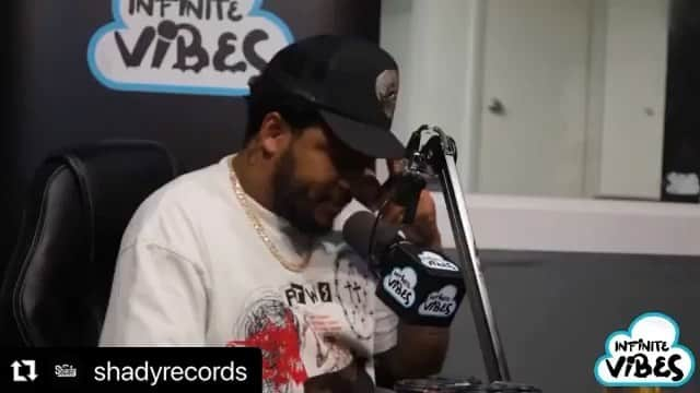 エミネムのインスタグラム：「@grip is jackin for beats  #Repost @shadyrecords ・・・ Check out @grip laying down bars on a familiar beat via the @infinitevibesshow - Link in bio」