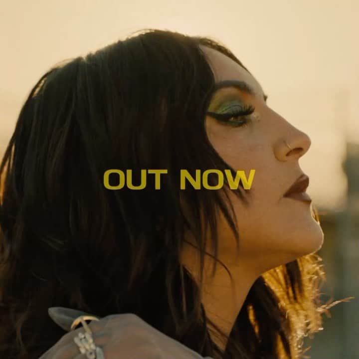 のインスタグラム：「“Only One” OUT NOW! It was so fun working with @khea.yf @iambeckyg and @digenius1 on this! Watch the first part of this trilogy on my Facebook now!」