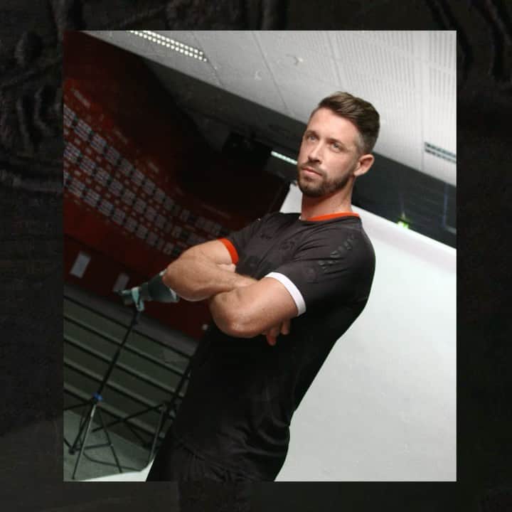 マルク・ウートのインスタグラム：「⚫️⚫️⚫️ @fckoeln」