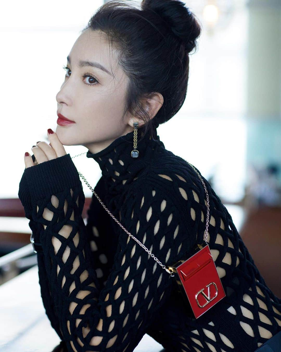 リー・ビンビン（Li Bingbing）のインスタグラム：「高定若梦，美溢人间💄」