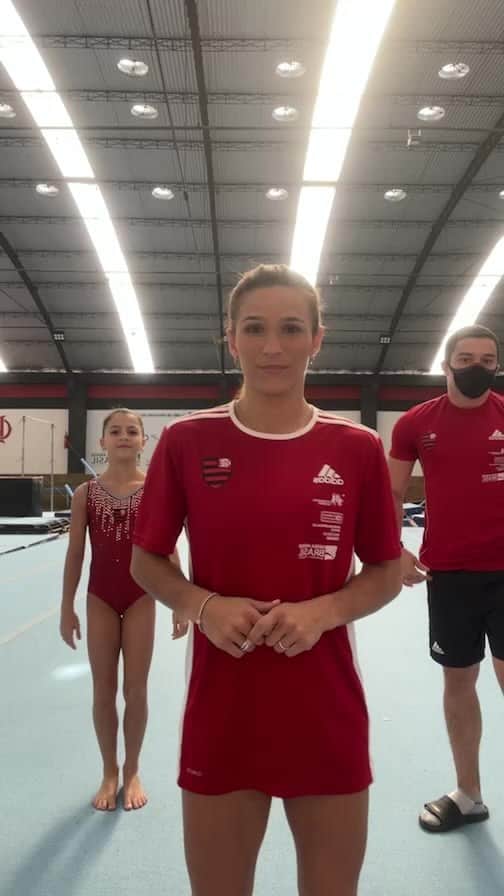 ジャジ・バルボサのインスタグラム：「@flaginastica @timeflamengo @walmyjr @mariaeduardamontesino」