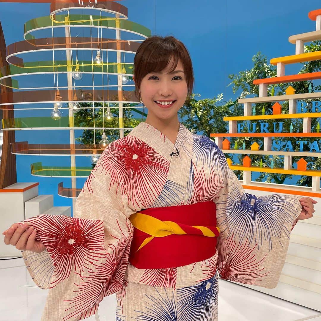 南條早紀のインスタグラム：「【7月おしまい🌻】  夏真っ只中ですね〜！ 毎日暑くて、ひー😵‍💫ですね☀️ わたしは身体のだるさが取れなくて 夏バテ…🤔？となっています😂 みなさんは大丈夫ですか？  栄養のあるものしっかり食べて、 乗り切らなきゃですね🌻！  最近はフルサタ！が休止だったり、 引きこもっていたりなもので、 写真を撮ることがほとんどなくて😂  過去の涼しげ浴衣写真です👘 気分だけでも夏らしいこと満喫〜！  あしたから8月🌻 体調に気をつけて、 元気に過ごせますように💓  #富山県 #富山市 #富山 #toyama #浴衣 #浴衣女子 #涼しげ #衣装 #アナウンサー #南條早紀 #なんじょうのにちじょう」