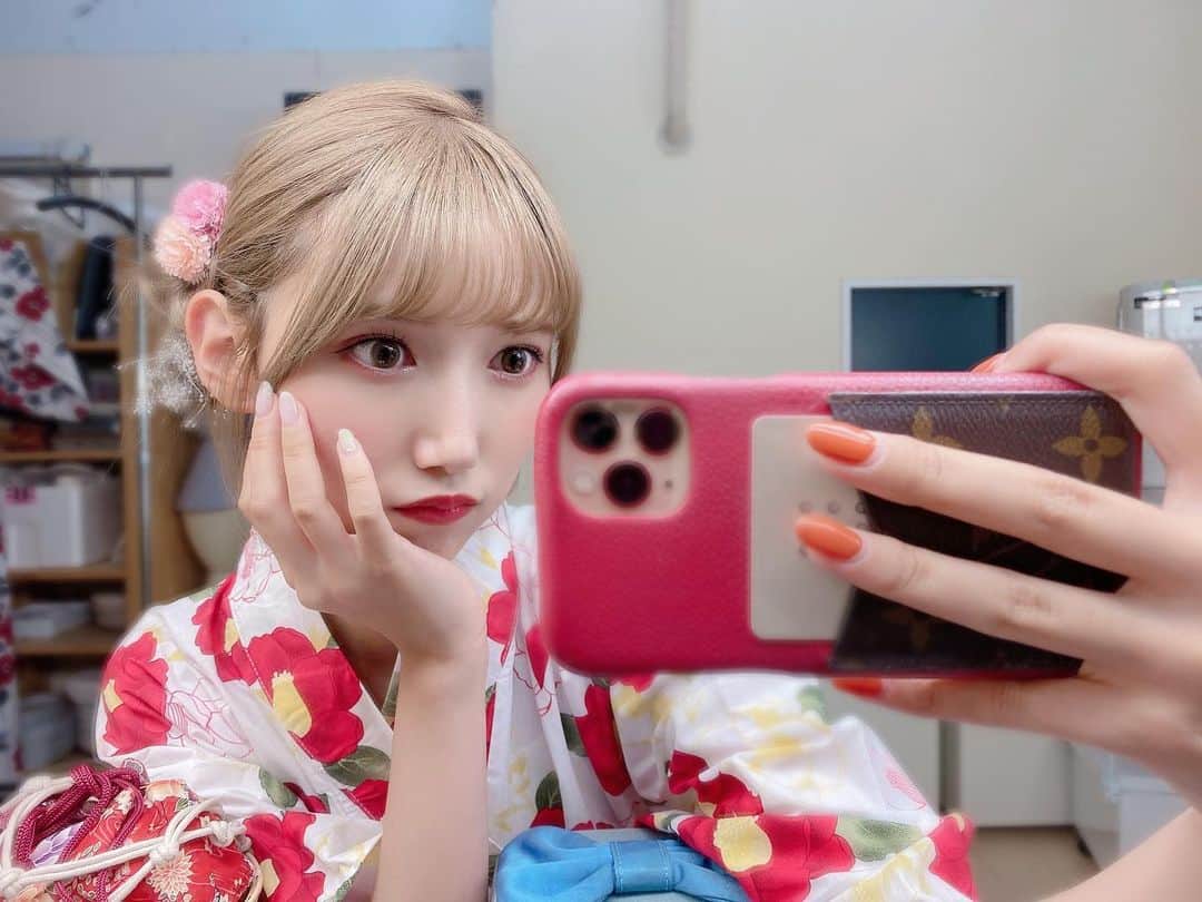 田中菜津美のインスタグラム：「お祭り行きたいなぁ…🎆 放生会(ほうじょうや)復活求む🥲 . #浴衣 #浴衣ヘアアレンジ #浴衣ヘア  #ハイトーンカラー #お祭りヘアー #hairarrange」