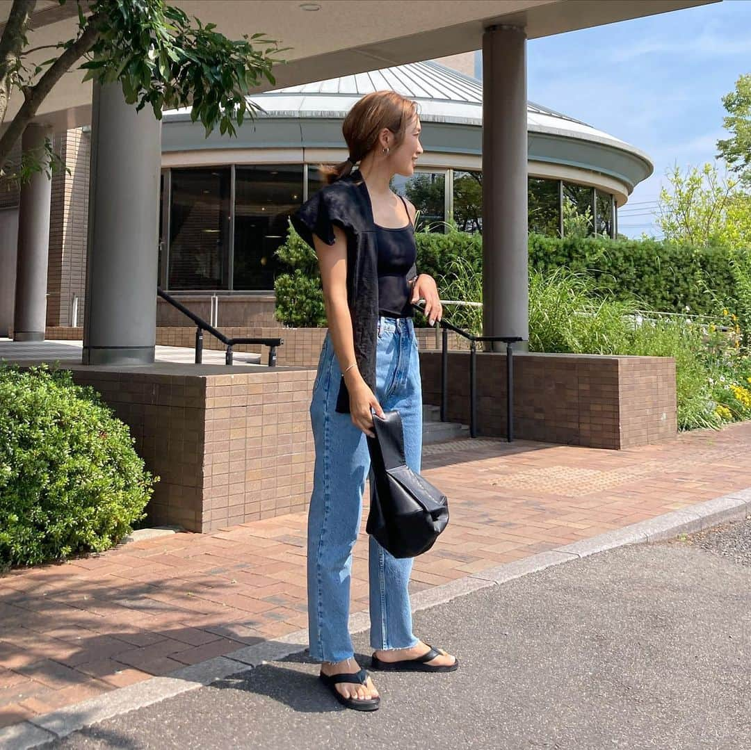 yan___5さんのインスタグラム写真 - (yan___5Instagram)「. . キャミソール1枚でも汗が止まらない。 . キャミ　#azulbymoussy  デニム　#zara カーデ　#canaljean  #シンプルコーデ#夏コーデ」7月31日 20時38分 - yan___5