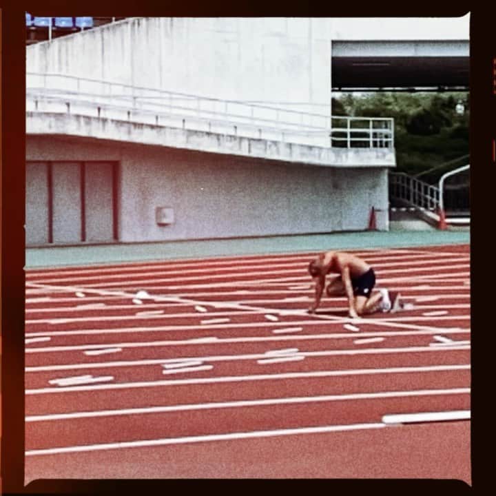 ケビン・マイヤーのインスタグラム：「Dernière séance à Kobe, demain départ pour Tokyo et le village Olympique 🔥 (Décathlon les 4 & 5 août)  ありがとう神戸 🙏🏼」