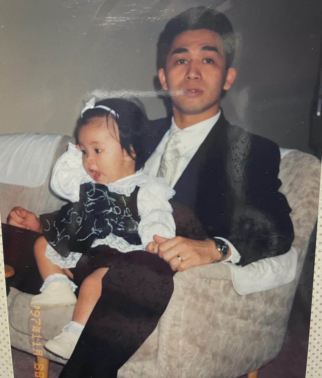 honoka のインスタグラム：「明日の特典会たのしみや❤️ インスタあげる写真ないから たまには昔の写真も載せる この頃の勲(父)と同い年になる時も そう遠くはないのかぁ🤭💦」