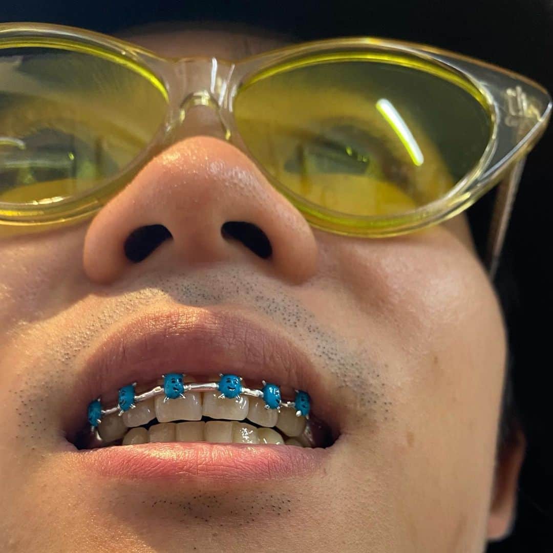 オカモトレイジのインスタグラム：「New Gear🔥 Into The "LABRAX"🥶 @dwiky.ka @grillzjewelz_is_right」