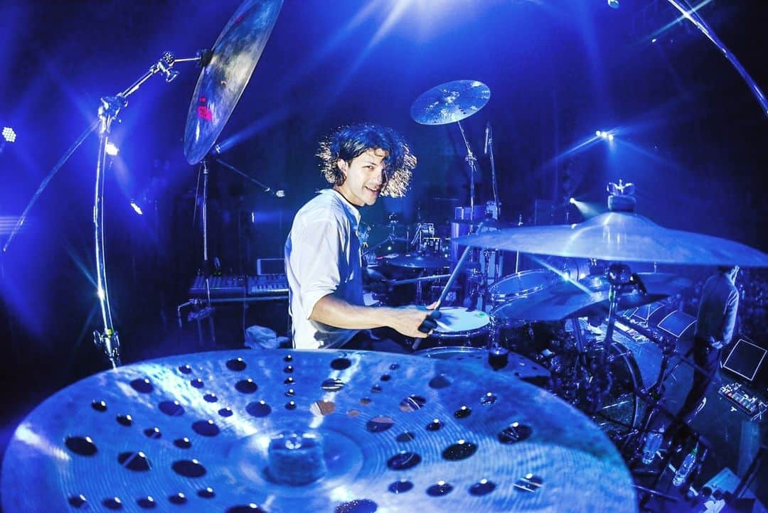 リアド偉武のインスタグラム：「感謝しかないです。本当にありがとうございました。 #aleatorictomatotour #最高のツアーでした #最高やったでほんまに #めっちゃええツアーやったはよまたライブしたいなんぼでも #今後ともよろしくお願いします本当にありがとうございました🍅」