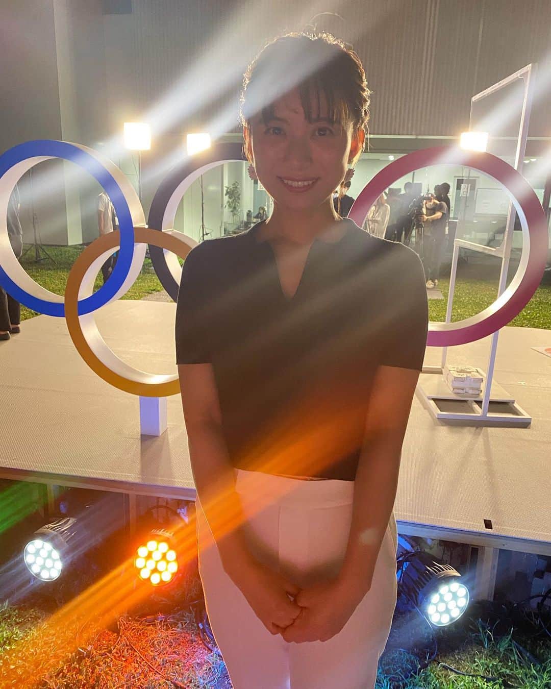 山本雪乃さんのインスタグラム写真 - (山本雪乃Instagram)「🗼 このあと24:05から 『松岡修造のThis is 東京オリンピック』です。 生放送でお届けします！ ぜひご覧ください😊  そして、明日のTOKYO応援宣言もよろしくお願いいたします‼️ 女子ハンドボール日本代表の角南唯選手を取材しました！ オリンピックへの想い、聞いています‼️ （ちなみに、角南選手は岡山県出身！同い年なんです！）  #衣装 : @rivedroite_official」7月31日 23時40分 - yukino_yamamoto5