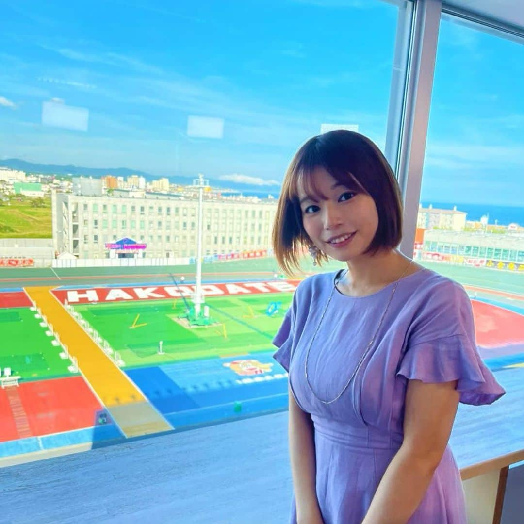 和地つかささんのインスタグラム写真 - (和地つかさInstagram)「本日もWINTICTET グレートレースSPに18:00から出演させていただきます！ 函館競輪場から生放送❣️解説、展開予想は林巨人元選手✨ぜひご覧ください！  #グラビア #グラビアアイドル #gravureidol #gravure #instagravure #インスタグラビア #和地つかさ #instagood  # #ポートレート  #film #filmcamera #instagood #フィルムカメラ #撮影 #portrait #idol #makeup  #shorthair #ショートヘア  #fashion #code #todayscode #Keirin #競輪 #函館競輪場」7月17日 16時47分 - tsutam_