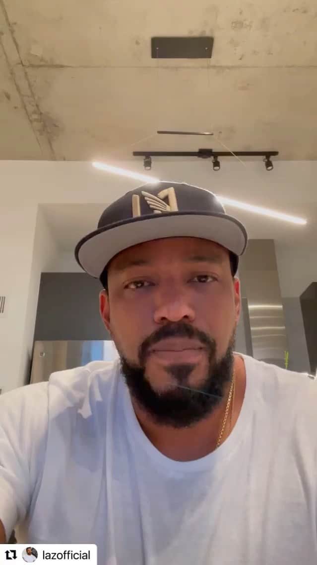 のインスタグラム：「Thank you for sharing this video @lazofficial   In 1959 my Grandparents went to visit New York from their home in Havana, Cuba. While in New York, Fidel Castro took over and their business and home wasn’t theirs anymore. They lost everything, like so many others. They never returned to Cuba again.   The people in Cuba do not have freedom, they can’t vote and can’t voice any opinion that opposes the government, they’re short on the basic human necessities like food and water. This has been happening for far too long and now with the pressure from the pandemic on their already crumbling economy, social welfare and healthcare systems people are taking the streets to fight against the oppressive government. To fight for their freedom.   Cuba has had a tumultuous history. It definitely wasn’t perfect before the current regime. But people are dying, people are getting killed and enough is enough.  Cuba Libre ✨🇨🇺」