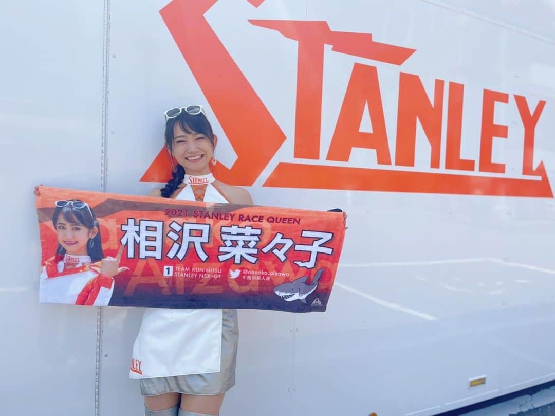 相沢菜々子さんのインスタグラム写真 - (相沢菜々子Instagram)「今年も横断幕、ありがとうございます✨😂 #SUPERGT #STANLEY #TEAMKUNIMITS #2021STANLEYレースクイーン」7月17日 11時36分 - nanako_aizawa