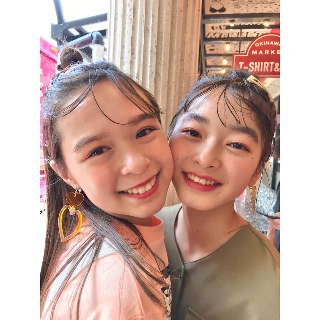 ニコ☆プチのインスタグラム：「🌻🐠🍹 . ハルメリコンビ💘 BIG SMILE😆😆 . #ニコプチ  #滝口芽里衣 #星名ハルハ」