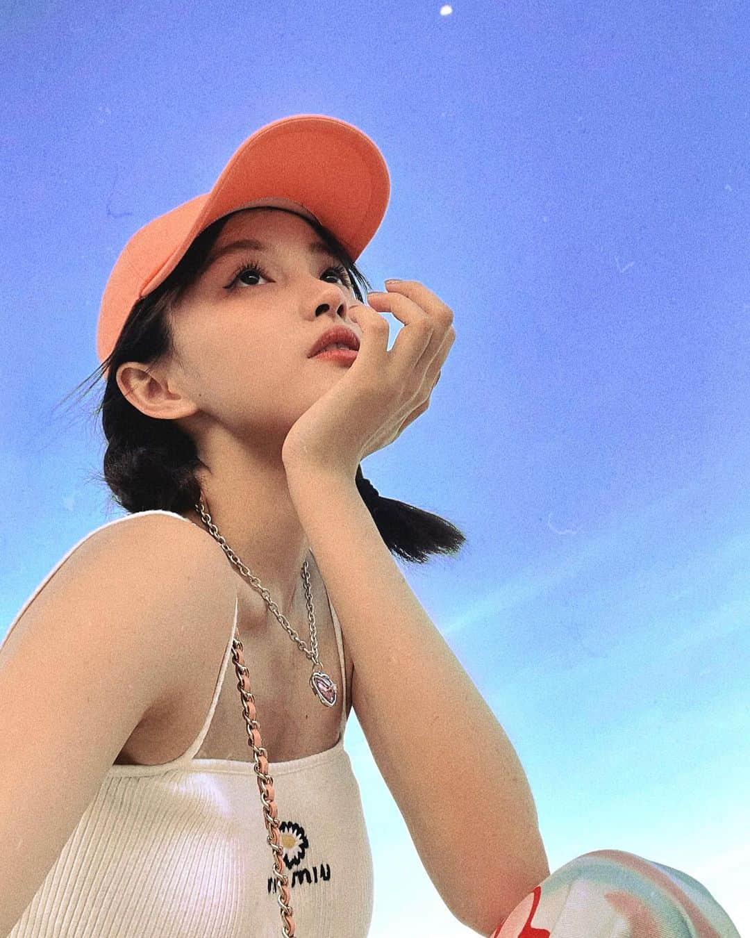 リン・シャオザイのインスタグラム：「🧡橘色夏天」
