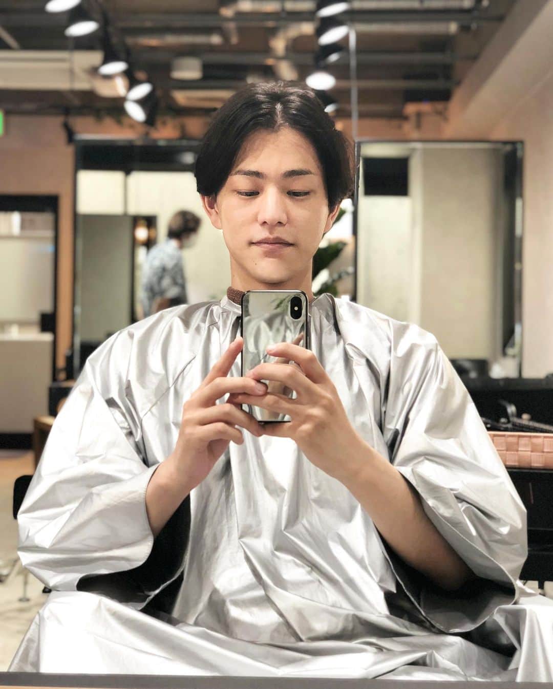 三海裕弥さんのインスタグラム写真 - (三海裕弥Instagram)「Haircut✂︎ ・ 2枚目みたいな髪型にしてみたい… 3枚目が散髪後です〜💁🏻 ・ 夏、髪の毛切りました⁇ #散髪」7月17日 18時25分 - kapetayo_yuya