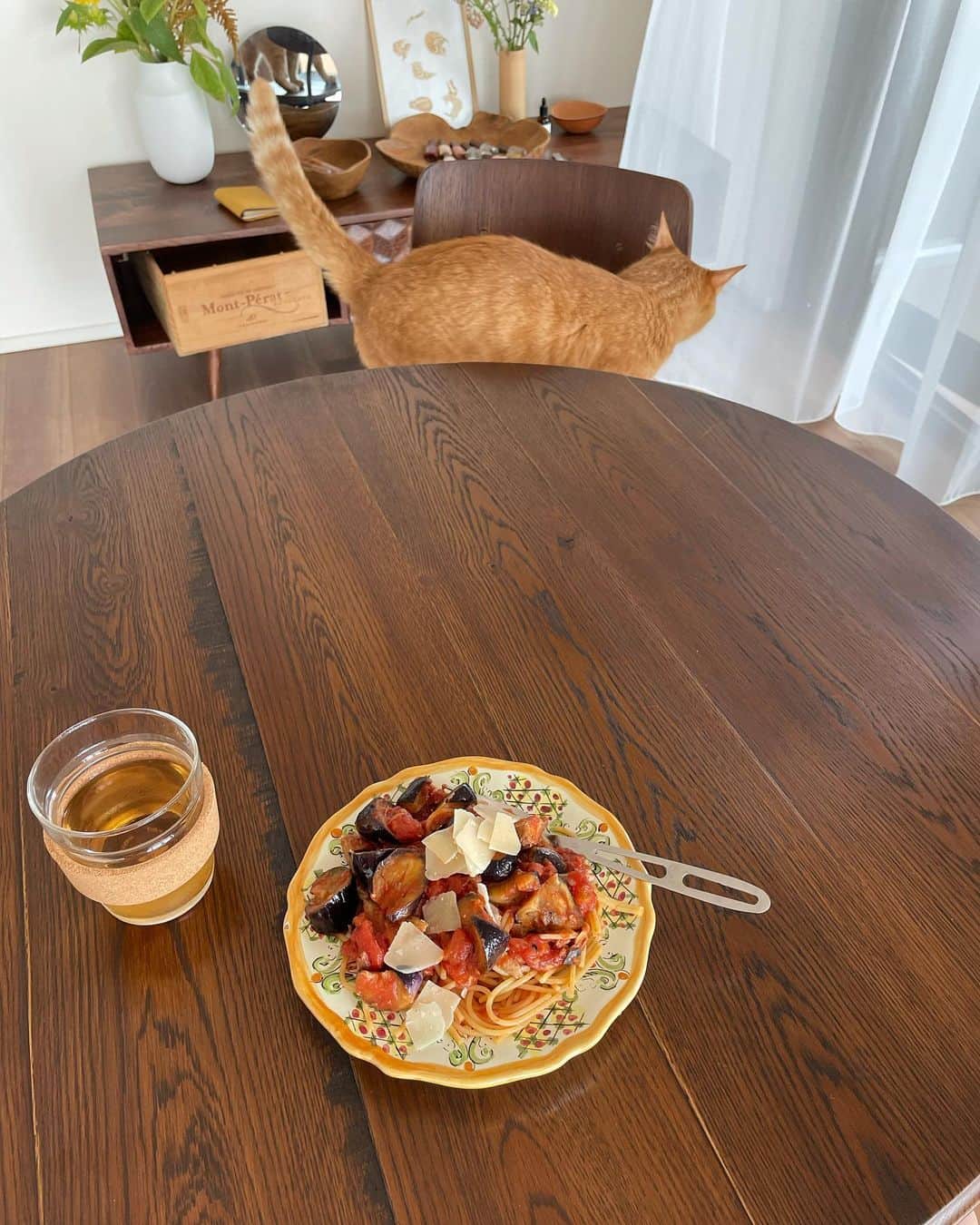 まつだみらいのインスタグラム：「最近🌻  大好きな夏が来て、嬉しいです🌈 お花は一つ前の投稿で、自分で摘ませてもらったものです💐☺️  vlog(YouTube)upしました✨ぜひ💐 （バグ見つけた時焦りました、、！再アップロードできました✨よろしくお願いします！）」