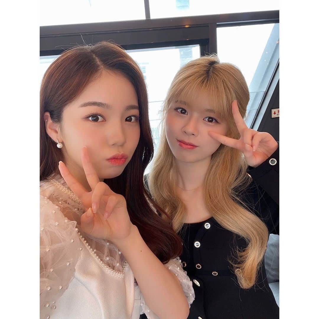 NiziUさんのインスタグラム写真 - (NiziUInstagram)「☁️白井 彩花☁️ • • • ☁️하야카☁️  • • #🌷🌷🌷」7月17日 19時23分 - niziu_artist_official